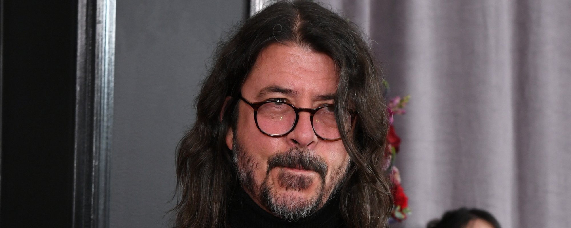 Dave Grohl Shares How He Convinced Lionel Richie To Be In Horror Film Studio 666: ”I Texted Him”