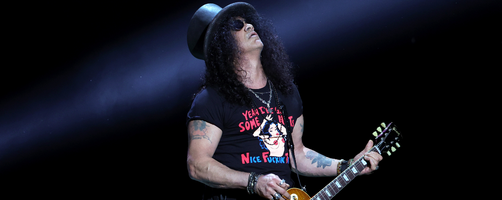 On This Day in 2010, Slash Was Targeted by a Concertgoer in the Middle of “Sweet Child O’ Mine”