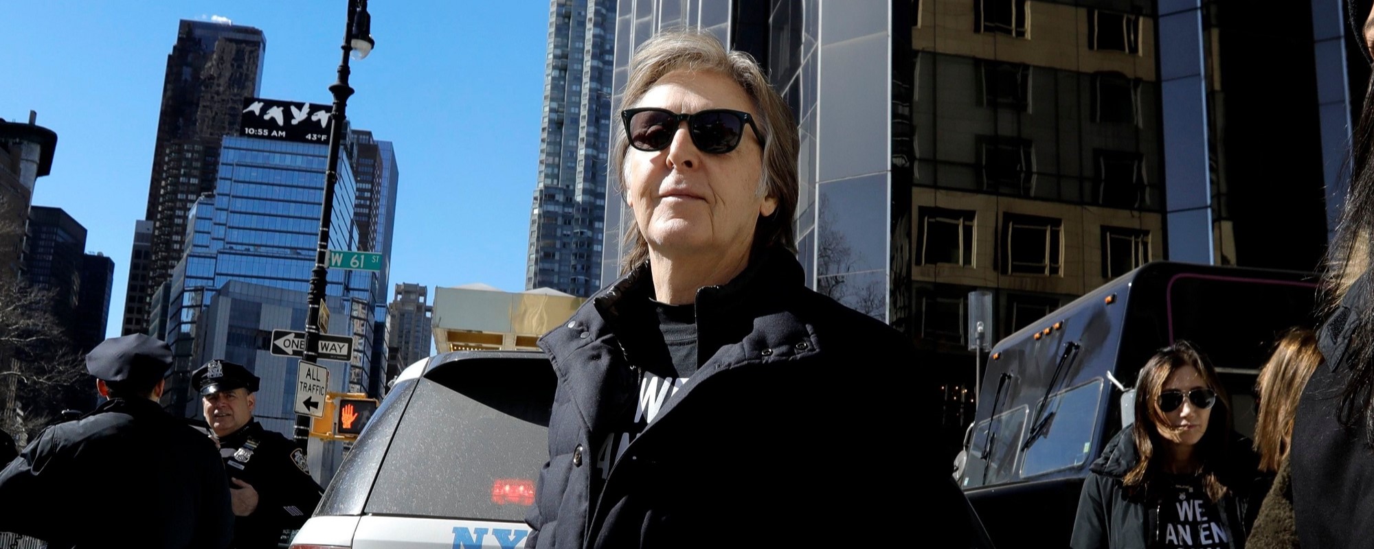 Find Out Whether Paul McCartney Prefers Pizza or Bagels in New York City-Themed Video Q&A Feature