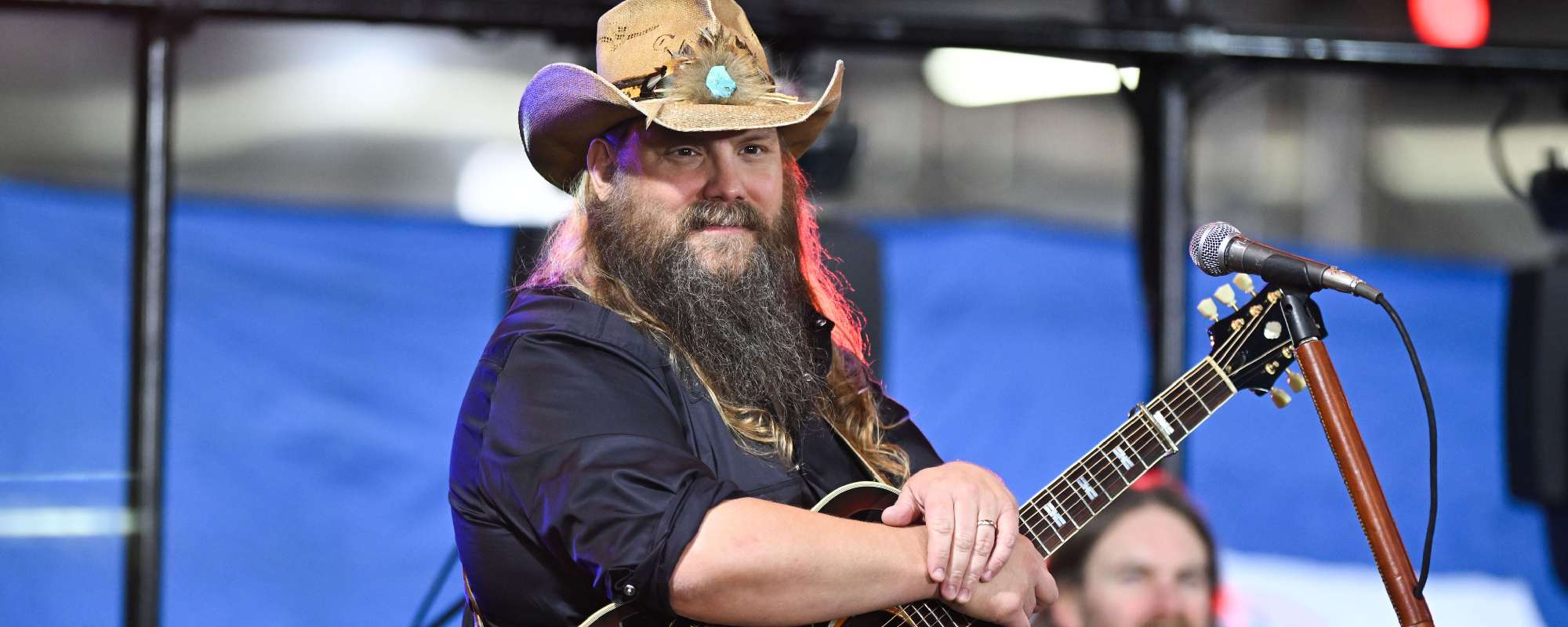 Chris Stapleton Gives Powerful Performance of Willie Nelson’s 1981 Classic Song "Angel Flying Too Close to the Ground"