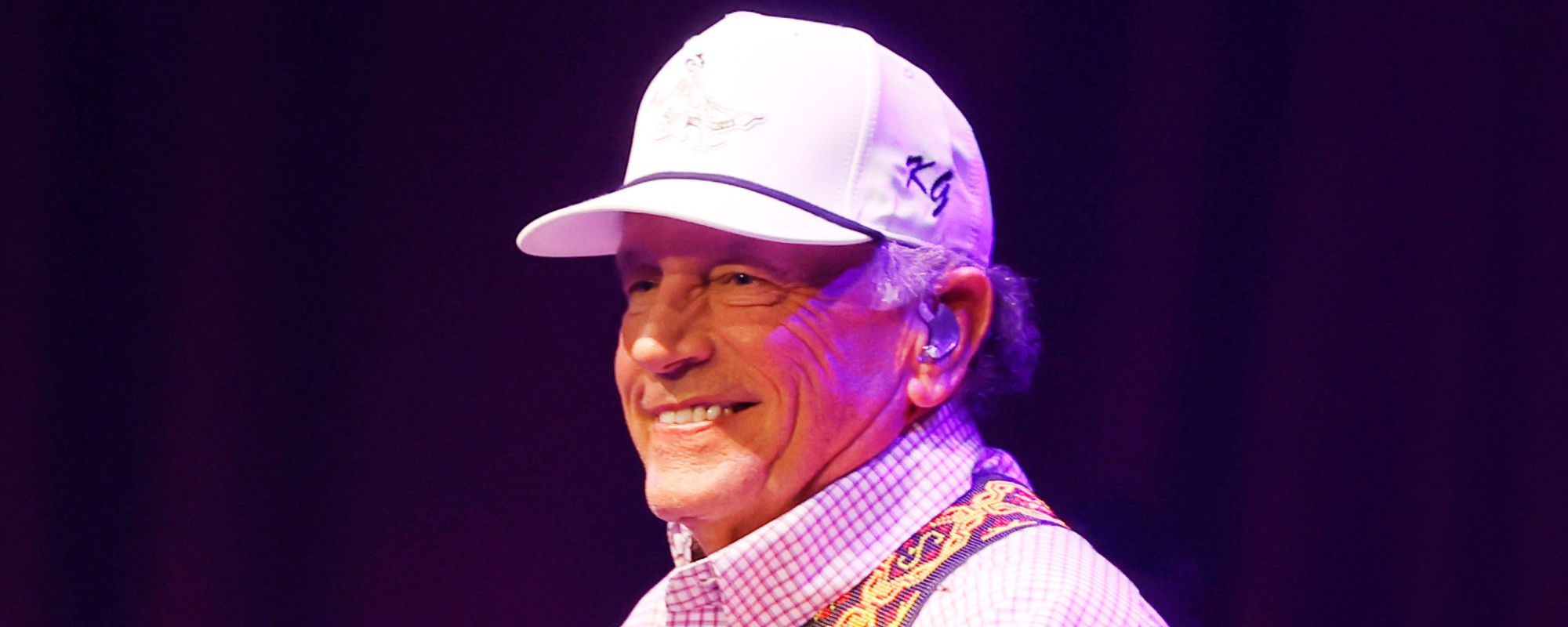 George Strait Has Us “Rolling Down the River of Love” With This Throwback Performance