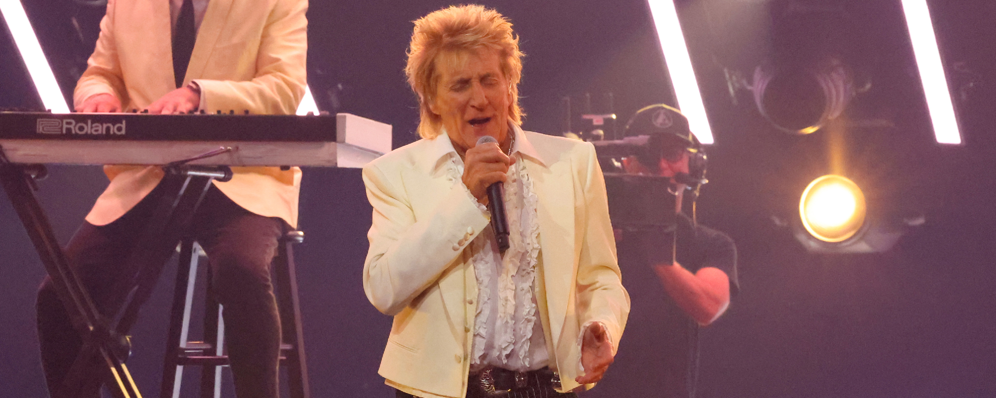 Rod Stewart Cancels Las Vegas Residency Show Over "Not Feeling Well"