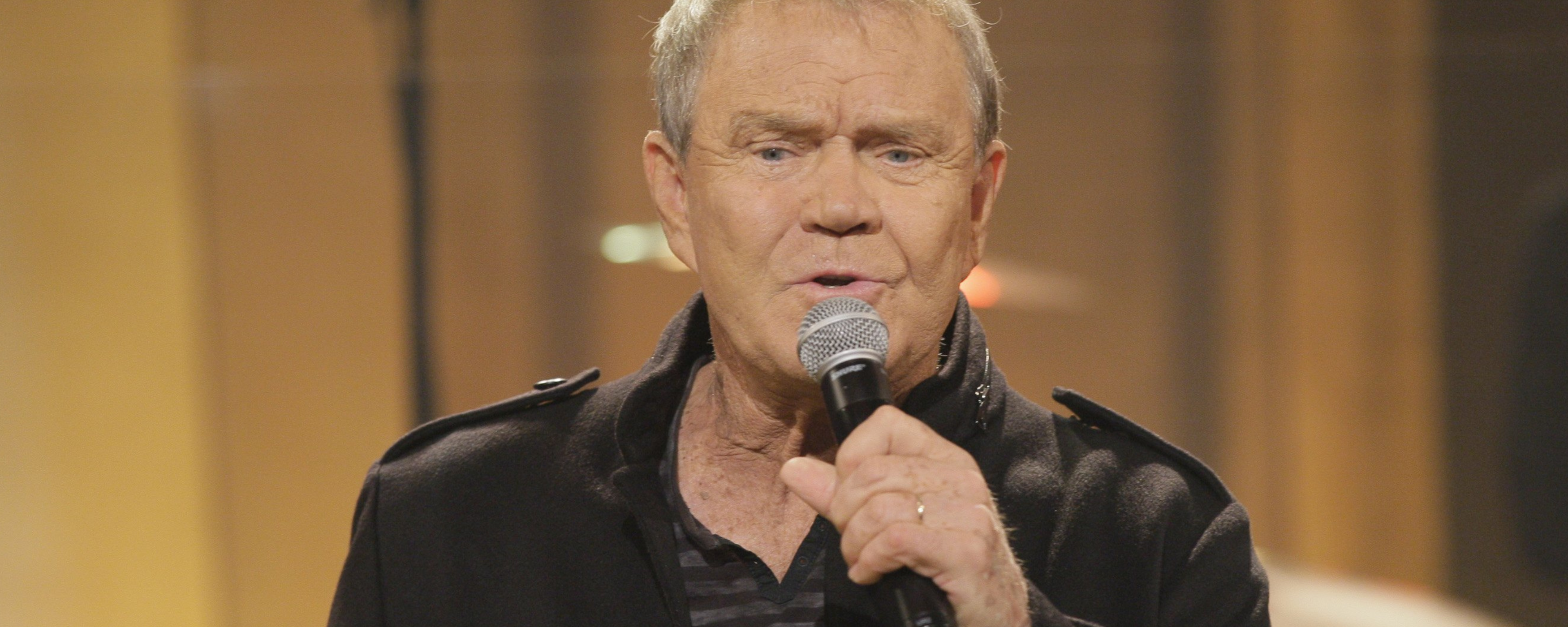 Glen Campbell performing